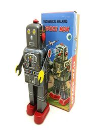 Vintage Space Man Robot Collection Tin Toys Classic Clockwork Wind Up Mechanical Walking Robot Toys for Collectible Gift 2203294223429