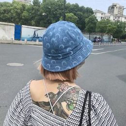 Women Foldable Washed Denim Bucket Hat Blue Jean Bob Hat Short Brim Hip Hop Streetwear Cute Moon Printed Stylish Cap 2020 Summer295s