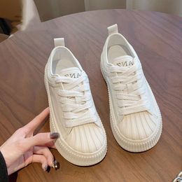 White Beike Head Womens Little Thick Sole 2024 Spring New Versatile Casual Board Elevated Sports Shoes Instagram Trend 95963