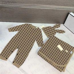 Footies 2023 Newborn Baby Rompers Hats Blankets Designer Letter Girls Boys Jumpsuits Onesies Kids Clothing Birthday Gifts 240306