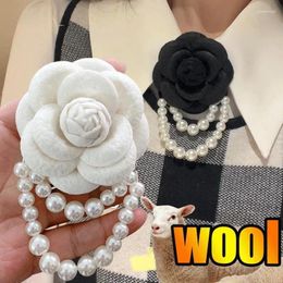 Brooches Korean Wool Camellia Flower Brooch Pins Pearl Tassel Corsage Fashion Jewellery For Women Shirt Collar Accessories