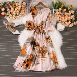 Casual Dresses VANOVICH Temperament Women Long Dress Spring And Summer Chinese Style Tie-dye Printing V-neck Waist A-line Big Swing