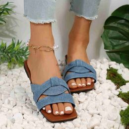 Slippers Large square toe flat bottomed flip flops for women wearing denim hollowed out beach sandalsH240306