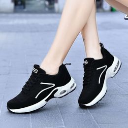 New 2024 Black Spring Casual Mesh Breathable Womens Sports Fashionable and Comfortable Running Shoes 15196