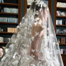 Bride white butterfly veil Main wedding pearl luxury long -length trailer tail veil fishtail wedding dress