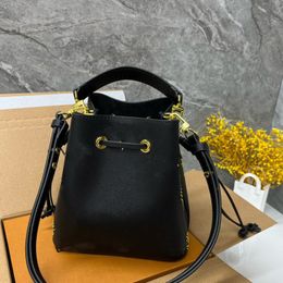 Bucket Bag Luxury Handbag Designer Women's Shoulder Fashion Checked Leather Pull String Totes Bags Classic Pop Crossbody Bags