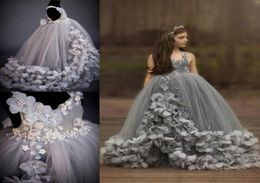 Silver Grey 2018 Little Girls Pageant Dresses New Modest Ruffles Puffy Skirt Jewel Full length 3D Floral Flower Girls Dress For We2665431