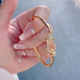 Desginer Freds Jewellery Feijia Precision Edition Full Diamond V-gold Bracelet New Full Diamond Horseshoe Buckle 18k Rose Gold Fashion Versatile Women