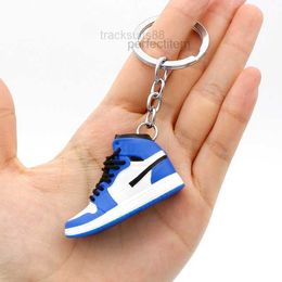 Mini Keychains Lanyards Emation 3D Basketballskor Tre Nsional Model Keychain Sneakers Par Souvenir Mobiltelefonnyckel hänge D BA Q24