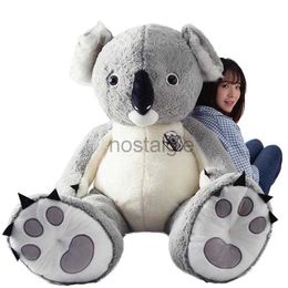 Animals Dorimytrader Jumbo Plush Animal Koala Toy Large Stuffed Cartoon Koalas Doll Christmas Gift Decoration 55inch 140cm 240307