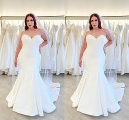 Elegant Plus Size Mermaid Wedding Dresses for Bride Black Women Plus Size Sweetheart Backless Bridal Gowns Sweep Train for Party Second Reception Dress Custom