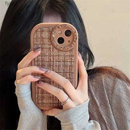 Cell Phone Pouches Luxury Tweed Fabric Lattice Phone Case Pro Max Max Winter Fluffy Shockproof CoverH240307