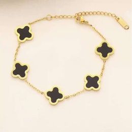 Gold Waterproof Sweat Resistant Titanium Steel Four Leaf Clover Bracelet for Women Simple and Versatile Seashell Bracelet Popular