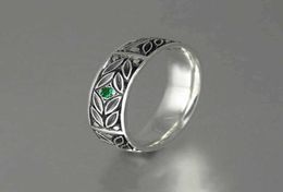 Huitan Retro Anniversary Gift Ring for Women with Vintage Leaves Engraved with One Tiny Green Cubic Zircon Stone Finger Rings Q0703867244