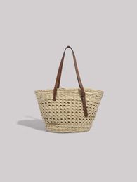 Fashionable straw woven bag, new hollow handmade woven bag, seaside vacation tote bag, stylish one shoulder bag