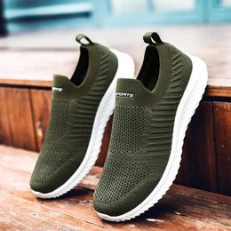 Casual Shoes Big Size Supersoft Sports Men Socks Sneakers For Running Man Summer Army Green Walking Tennis D-424