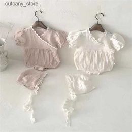 Jumpsuits Sweet Korean Baby Girls Lace V-Neck Romper Puff Sleeve Princess Bodysuit for Baby Birthday Outfit 2023 Spring Toddler Clothes L240307