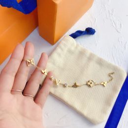Designer Bracelets Women Bangle Wristband Cuff Chain Designer Letter Jewellery Crystal 18K Gold Plated Stainless steel Wedding Lovers Gift Bra