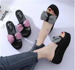 Дизайнер Сандалии Оран, тапочки с плоским дном, маркированные сандалии, повседневная кожаная женская обувь для женских пляжей, желе, обувь, оригинальный размер 35-42