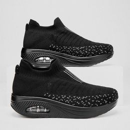 Casual Shoes Women Running Oversized MeshBreathable Thick Sole Versatile Sports Light Weight Walking Footwears