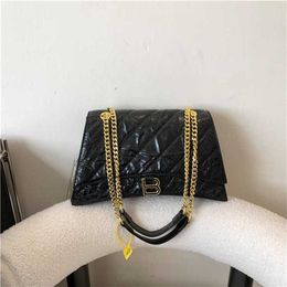 70% Factory Outlet Off Women's 2024 Hourglass Oil Wax Skin Hand Wrinkled Underarm High end Pleated Diamond Chain Bag on sale