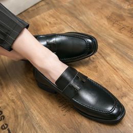 Men Low Heel Loafers PU Solid Color Metal Buckle Decoration Anti Slip Classic British Formal Business Men Shoes