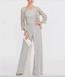 Elegant Chiffon Mother of the Bride Pants Suit med kort spetsjacka billiga bröllopsgästklänningar Kvinnor strandland formell fest slitage