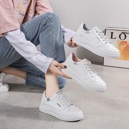 Fashion 2024 New Mens Women Casual Shoes Spring Autumn Seasons Versatile Ventilate Platform White Athleisure Sports Outdoor Loafers Trainers Sneakers womens