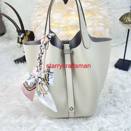 Top Handle Bags Picotin Lock 1822 Bag Genuine Handbags Imported Tc Cowhide Vegetable Basket Water Bucket Bag Fashionable 18cm Genuine Leathehave logo HBMNLO