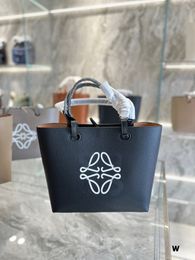 Classic women's bag Designer Basket Crossbody bag Large capacity handbag Birthday gift