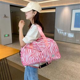 Shoulder Bags Women Stripe Travel Duffle Bag Nylon Waterproof Sports Gym Tote Large Capacity Crossbody Luggage Handbag
