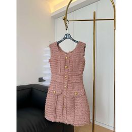 Grundläggande avslappnade klänningar Autumn Rose Pink tjock blomma stickad miniklänning Ny 2024 Elegant kvinnliga modedesigner Kläder Damgrön Midi Dressesfz2403074