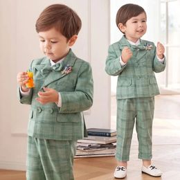 Childrens Flormal Plaid Dress Suit Set Baby Boy Autumn Wedding Party Banquet Costume Kids Double Breasted Blazer Pants Bowtie 240304