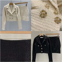 Abendgarderobe Damenjacke Anzug 2024 Klassisches schwarzes Temperament Exquisiter kleiner duftender Stil Gestricktes langärmeliges Top Schwarz Beige Jacke für Frauen FZ2403073