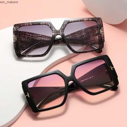 New trend sunglasses box T-shaped glasses personality show street photography versatile sunglasses for men and women