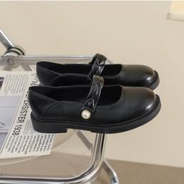 Designer dress Shoes Sandals Leather Shoes Mary Jane Flats New women's shoes Black pearl line strap