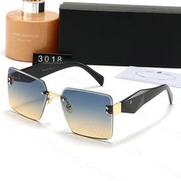 Luxury Mens Designer Sunglasses Outdoor Shades Fashion Classic Lady Sun Glasses for Women Eyewear Triangular Signature Gafas with Original Box 300bz