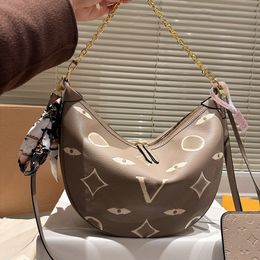 Womens Designer Jumbo Moon Underarm Shoulder Bags With Old Flower Gold Metal Chain Calfskin Leather Strap Crossbody Shoulder Handbags Large Capacity 35X28CM