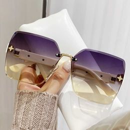 Sunglasses New Style for Women with Large Frame Gradient Frameless Fashionable Plain Face Showing Small Trend Glasses