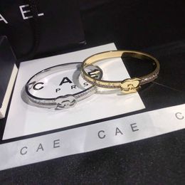 202418k Gold Silver Luxury Girl Love Diamond Circle Classic Jewelry Couple Gift Box Fashion