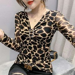 European Spring 2022 New Fashion Slim Fit Leopard Pattern Mesh Spliced Print V-neck Long Sleeved T-shirt Women's Fashion Replacement