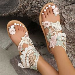 Trendy Summer Sandals Lace Flower Flatsole Flip Flops For Women Shoes Beach Sandles Heels 240228