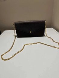 Messenger Bags Popular small bag 2024 womens fashion ABQP brand handbag high quality messenger bag chain bag Black shoulder bag 17L2403