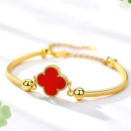 New Lucky Clover Made of Titanium Steel Non Fading Personalised and Trendy, Continuously Integrated with Gold Red Agate Female Bracelet