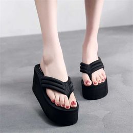 Chic Slippers Womens Summer Fashion Wear Muffin Thick Bottom Slope Heel Antiskid Beach Shoes Seaside Cool Slipper Clip Foot High Flip Flop 240228