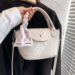 Borsa da donna francese portatile Nuova borsa Longxiang Borsa a tracolla singola Borsa piccola portatile Croce obliqua Moda donna Versatile Borsa da donna popolare