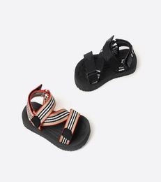 Children039s sandals black Khaki boys and girls home designer thick soled beach slippers3301967