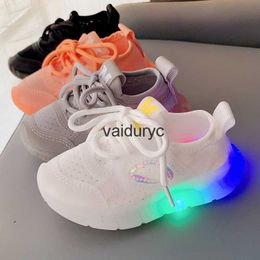 Turnschuhe Kleid Schuhe Jingyi 2022 Herbst Kinder Sportschuhe Mädchen Wasser Diamant Lumineszenz Schuhe 1-3 bis 6 Jahre alt LED Lumineszenz SchuheH240307