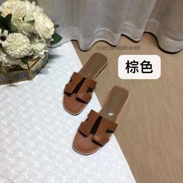 Family High Lady h Shoes 2024 Designer Quality Fashion Sandals Sandal Slippers Slipper Flat Bottom Womens Oranss Palm Pattern Lady Sheep Comfort Slip M31N