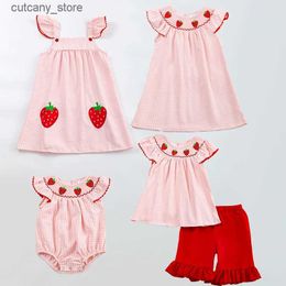 Jumpsuits Girlymax Sibling Spring/Summer Baby Girls Strawberry Plaid Gingham Shorts Set Smocked Romper Kids Clothing L240307